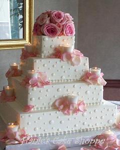 تورتة عيد ميلاد مكتوب عليها happy birthday