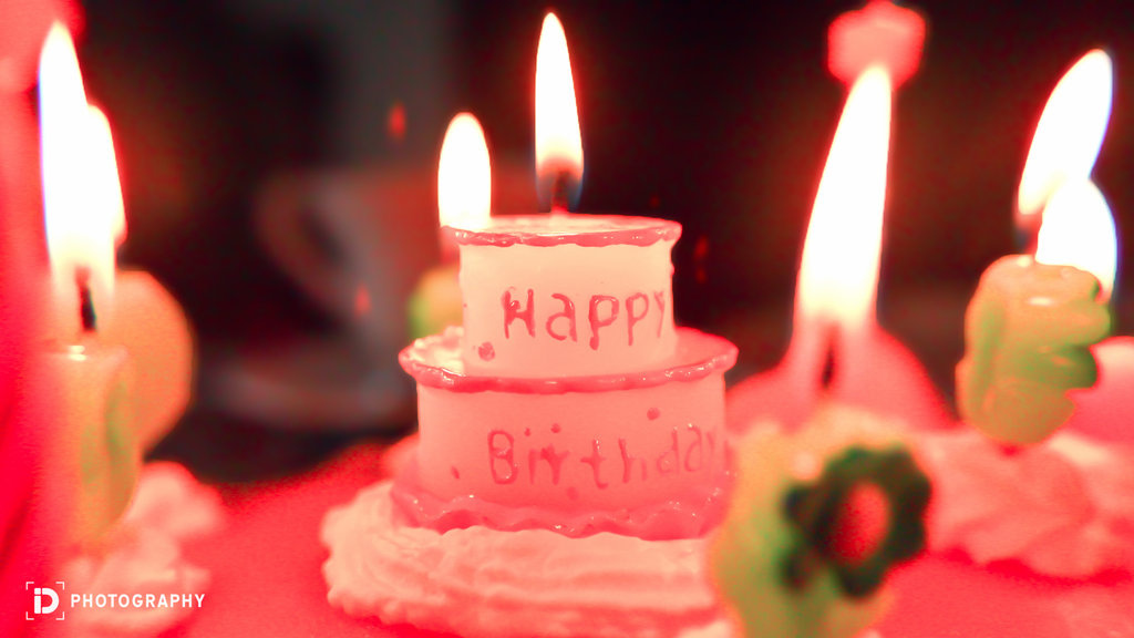 تورتة عيد ميلاد مكتوب عليها happy birthday